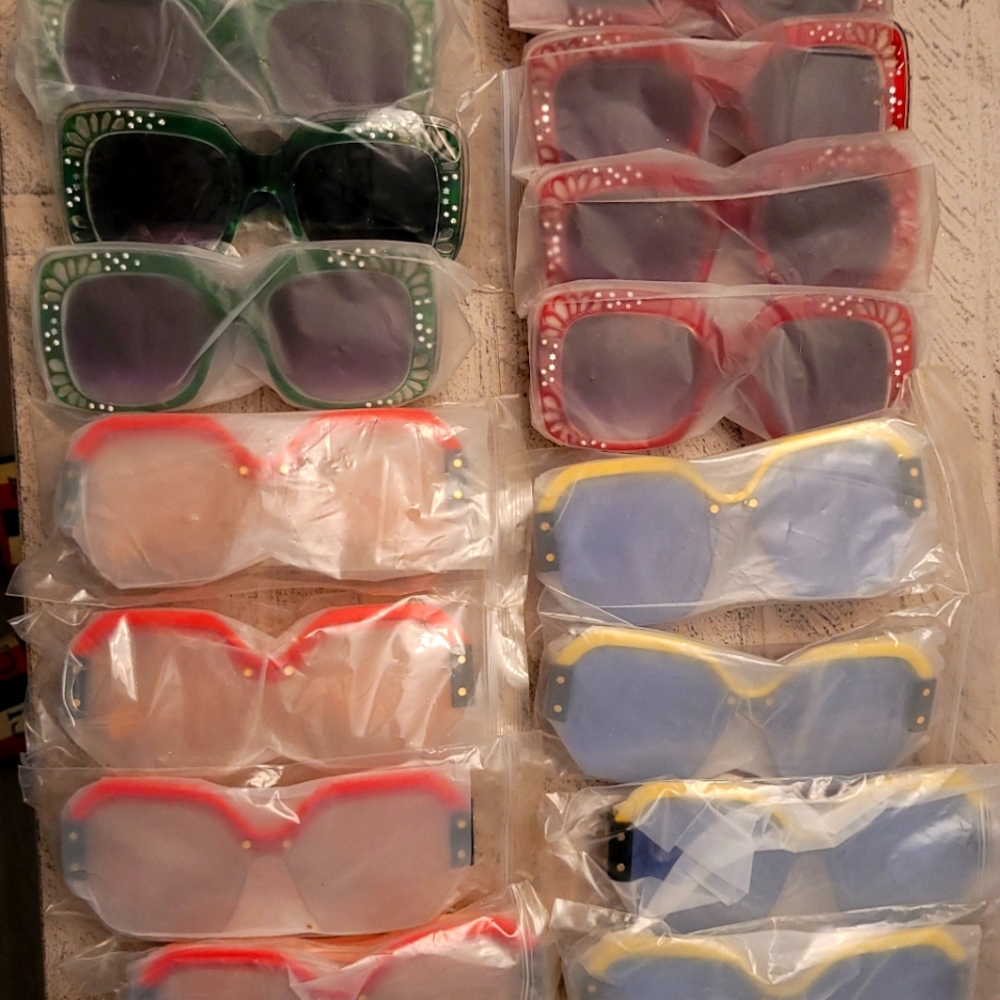 WHOLESALE SUNGLASSES ~24 PAIRS